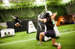 Archery tag en extérieur à Toulon - Jeu sportif avec arc et flèches