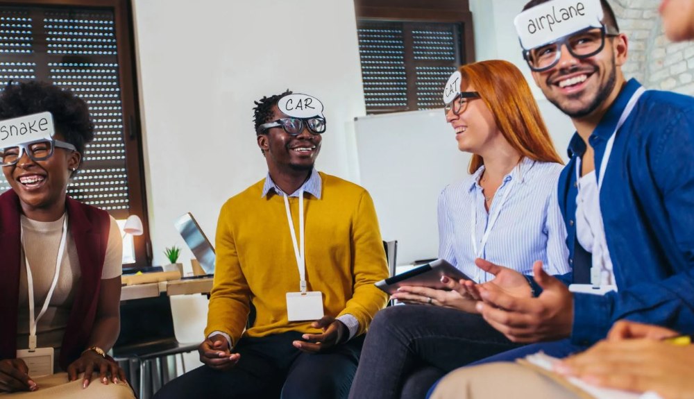 Team Building intérieur à Lyon : créativité et action en équipe