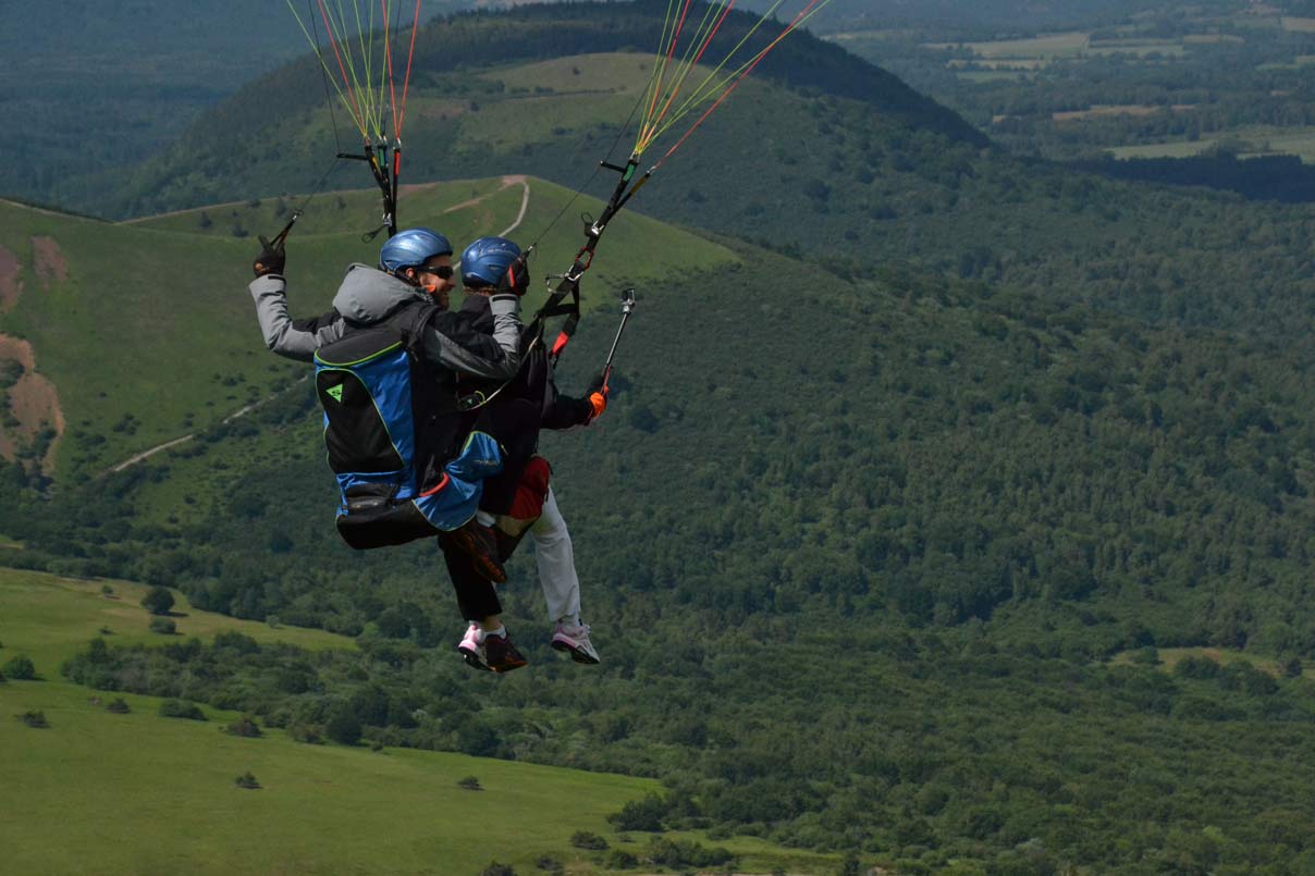 Baptême de l'air en parapente au sommet du Puy-de-Dôme