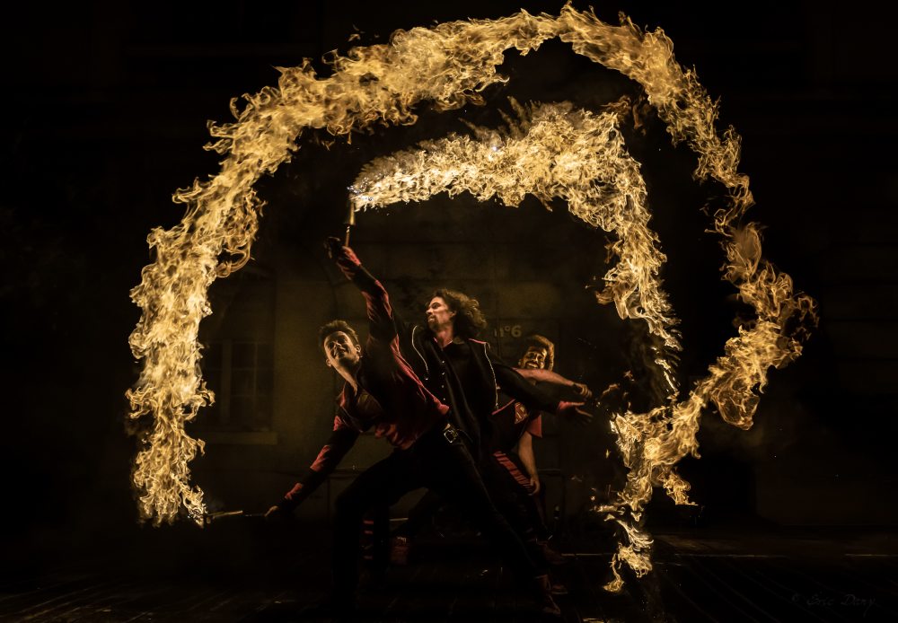 Spectacle cracheur de feu pour votre évènement à Paris / IDF 