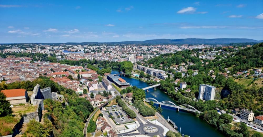  Vol en hélicoptère à Besançon 