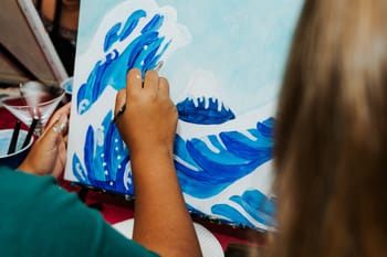 Atelier Apéro - Peinture dans un bar à Nantes - Team Building - EVJF