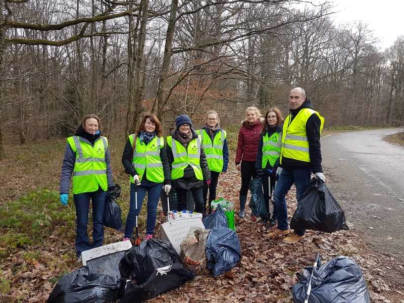 Team building - Ramassage des déchets en forêt - Préserver l'environnement