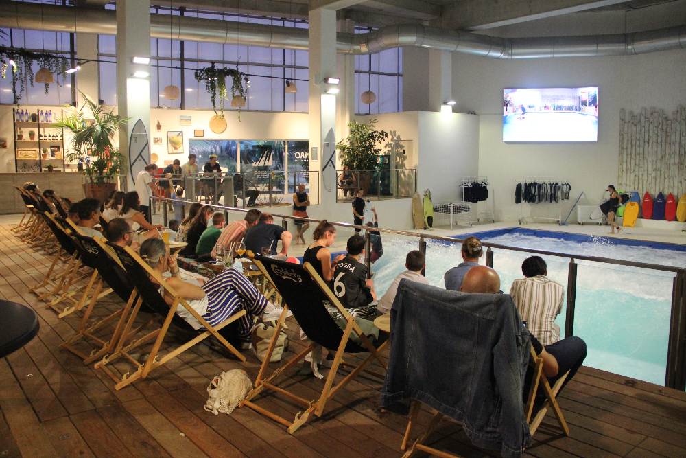 Surf en intérieur à 15 min de Lyon