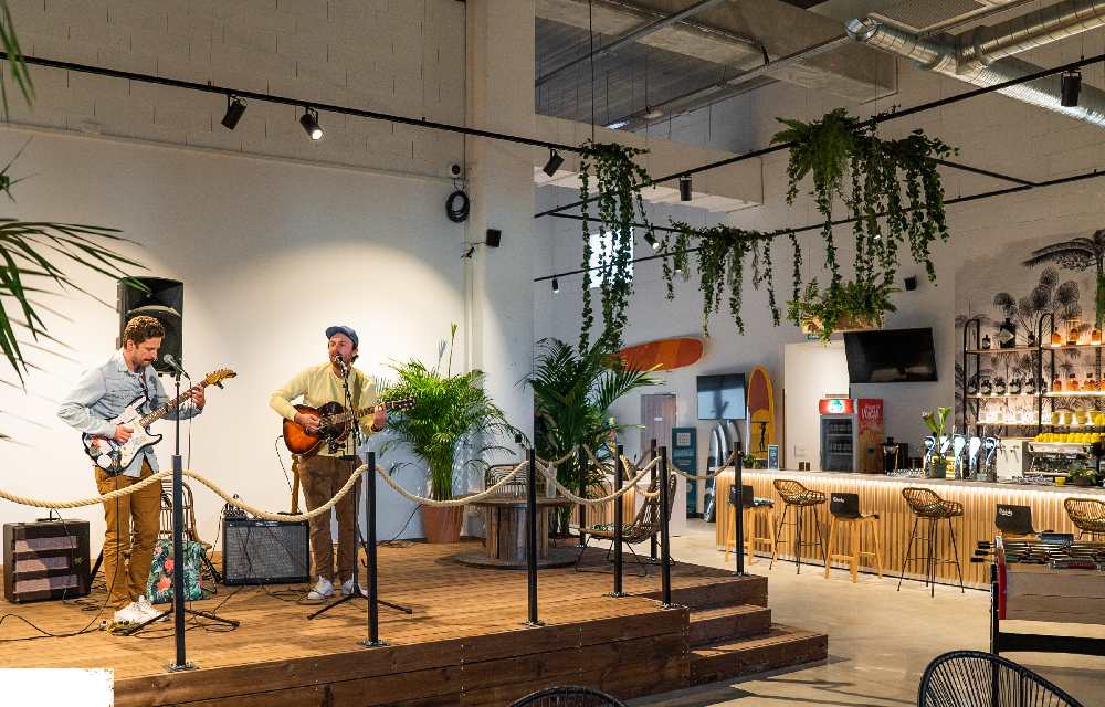 Surf en intérieur à 15 min de Lyon