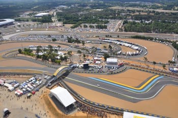 Vol panoramique en hélicoptère sur le circuit des 24h du Mans 