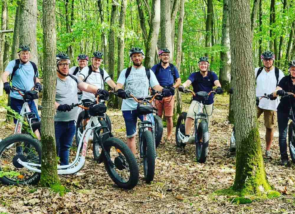 Tour en trottinettes électriques tout terrain Haut de Gamme à La Vallée de la Marne pour votre Team Building 