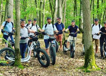 Tour en trottinettes électriques à la région de Thoiry pour votre Team Building : à la découverte des joyaux de la région