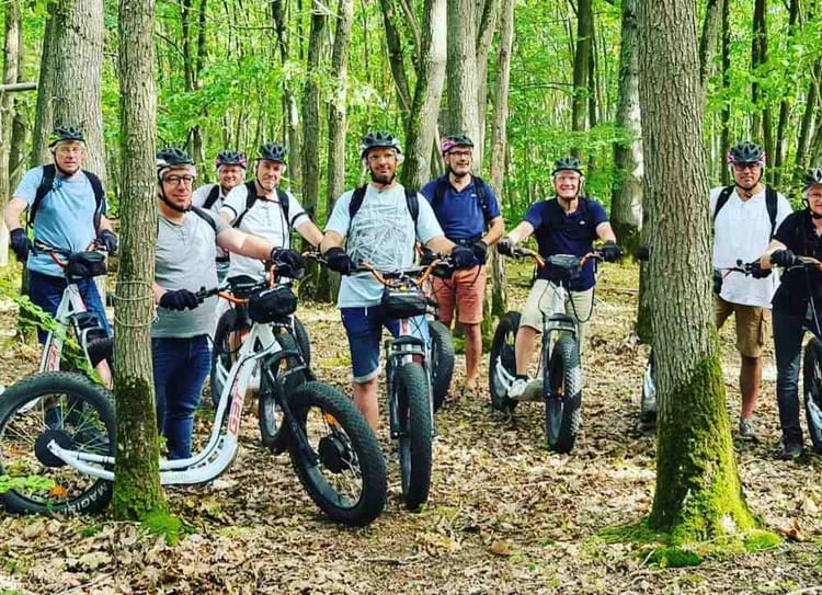 Tour en trottinettes électriques à la région de Thoiry pour votre Team Building : à la découverte des joyaux de la région