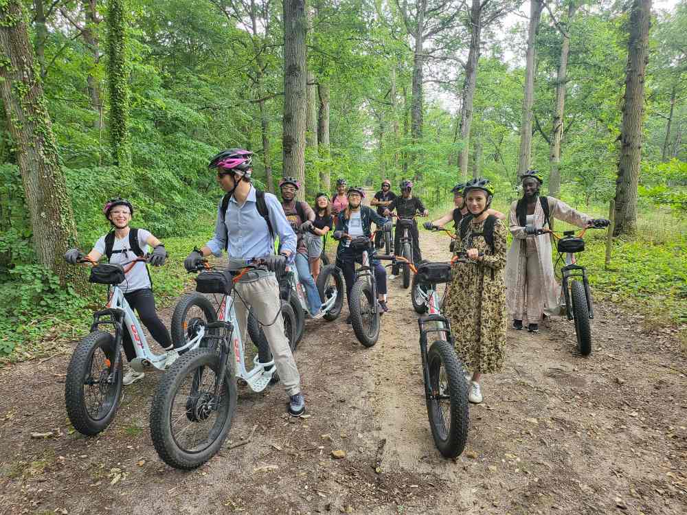 Tour en trottinettes électriques à la région de Thoiry pour votre Team Building  : à la découverte des joyaux de la région