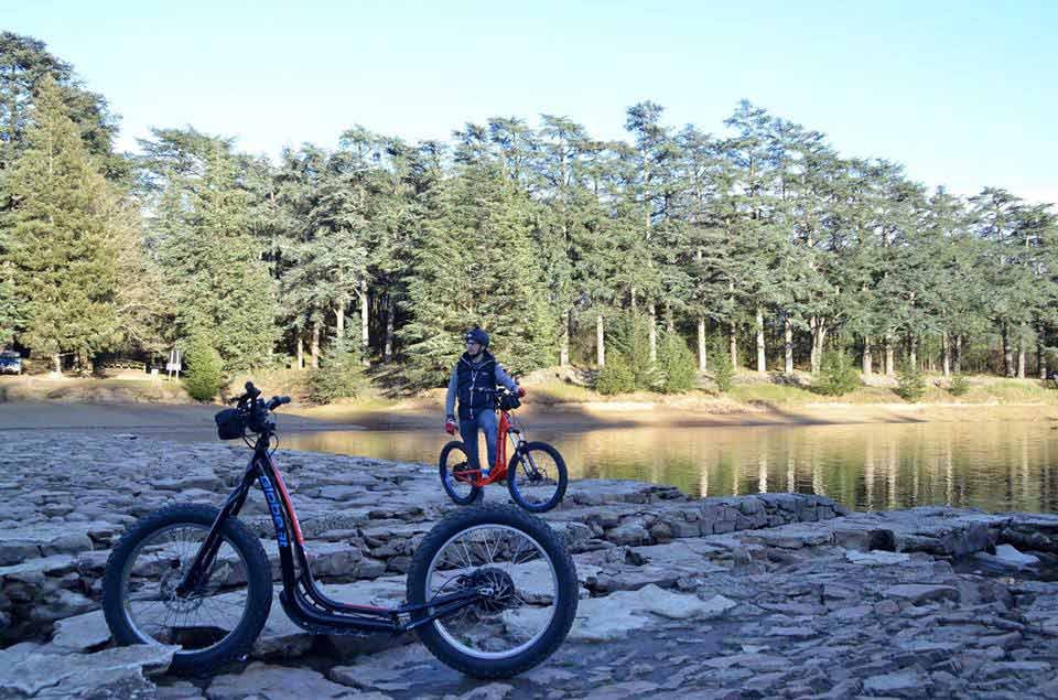 Balade en trottinette tout terrain électrique dans le Beaujolais au Nord de Lyon 