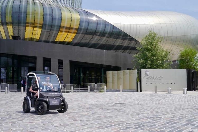 Tour audio-guidé de Bordeaux en véhicule électrique à vision 360°