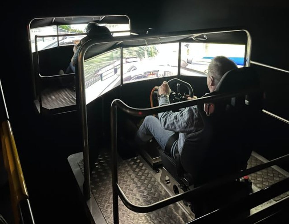 Simulateurs automobiles en réalité virtuelle à Annecy - Team Building
