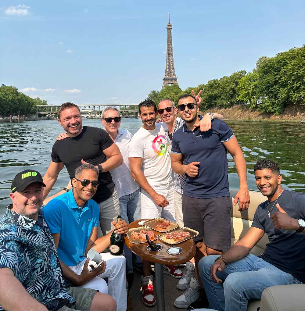 Croisière privée sur la Seine au départ du port de Grenelle
