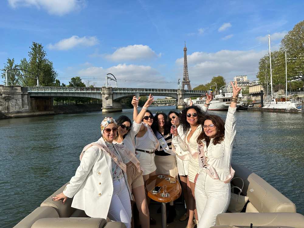 Croisière privée sur la Seine au départ du port de Grenelle