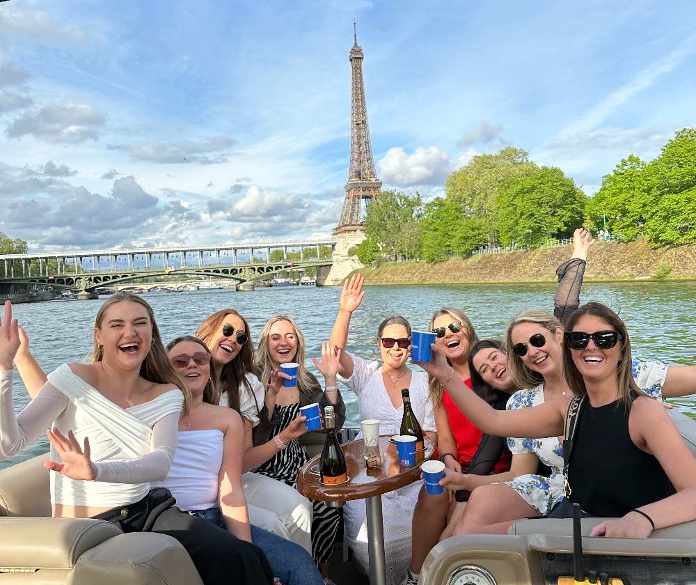 Croisière privée sur la Seine au départ du port de Grenelle