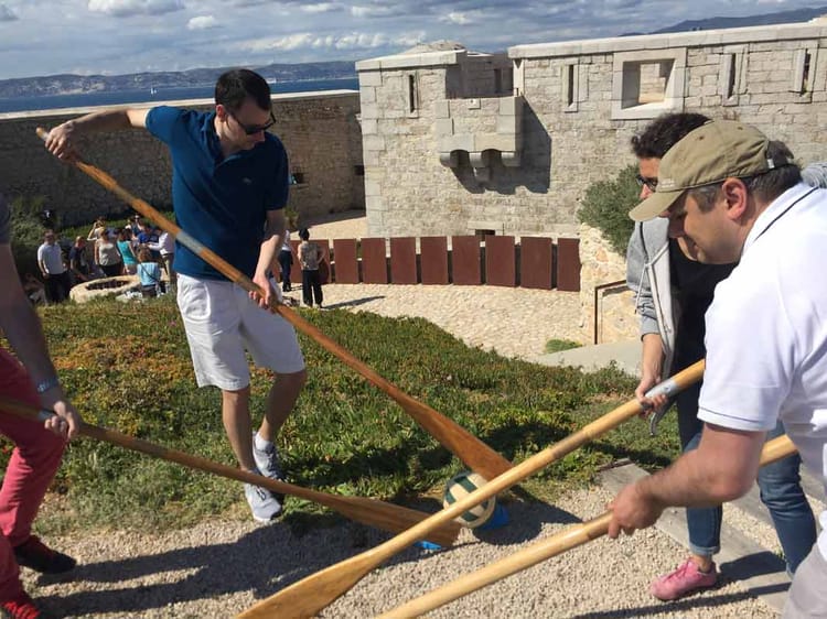 Les défis du fort en mode Fort Bayord - Team building à Marseille 
