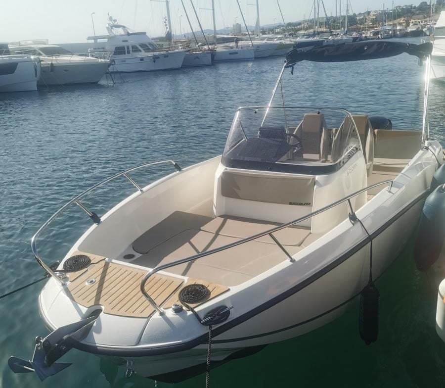 Location de bateaux à Fréjus près de Saint Raphael