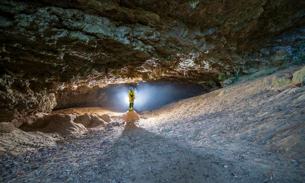 Découverte de la Spéléologie à Foussoubie près de Vallon-Pont-d’Arc Ardèche