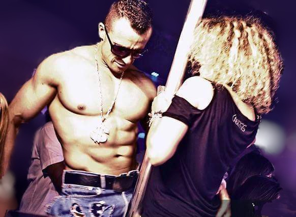 Striptease à Montpellier - à domicile