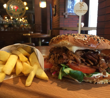 Repas match et burger à Prague