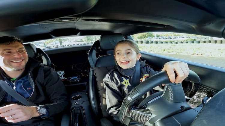 Cours de pilotage pour enfants en Porsche Cayman à Paris 77