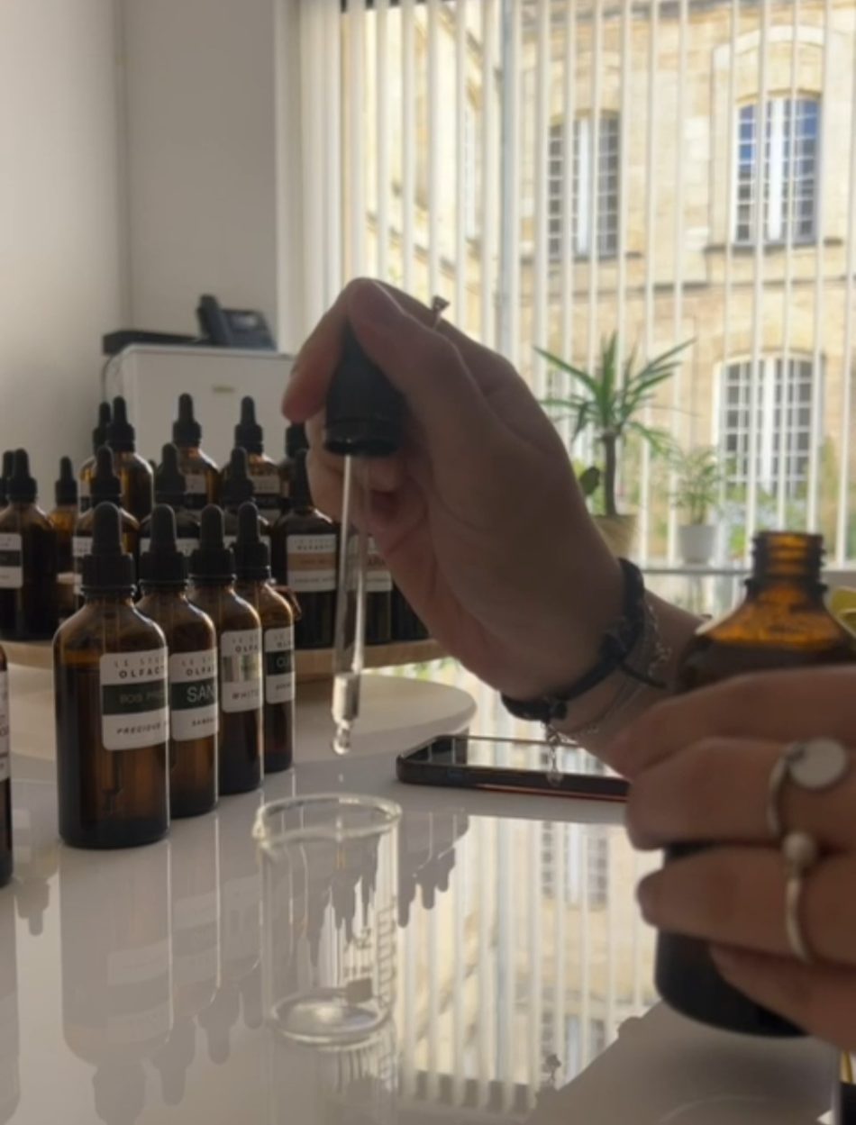 Atelier de création de parfum à Bordeaux - EVJF/EVG