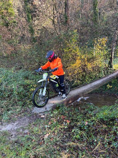 Initiation et balade moto électrique tout terrain dans la Drôme 