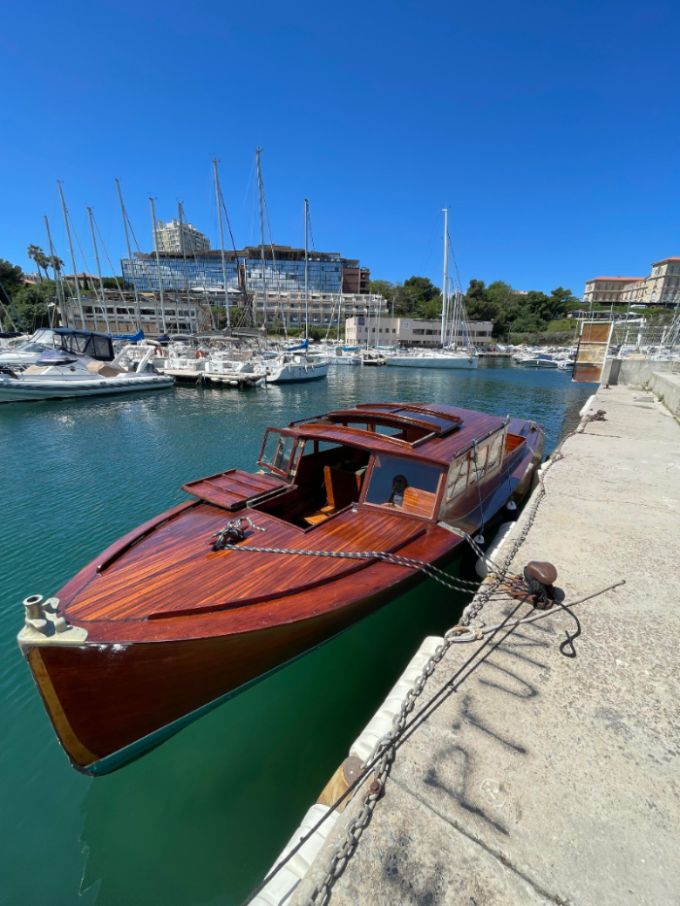 Location bateau avec skipper dans les calanques de Marseille et les îles du Frioul