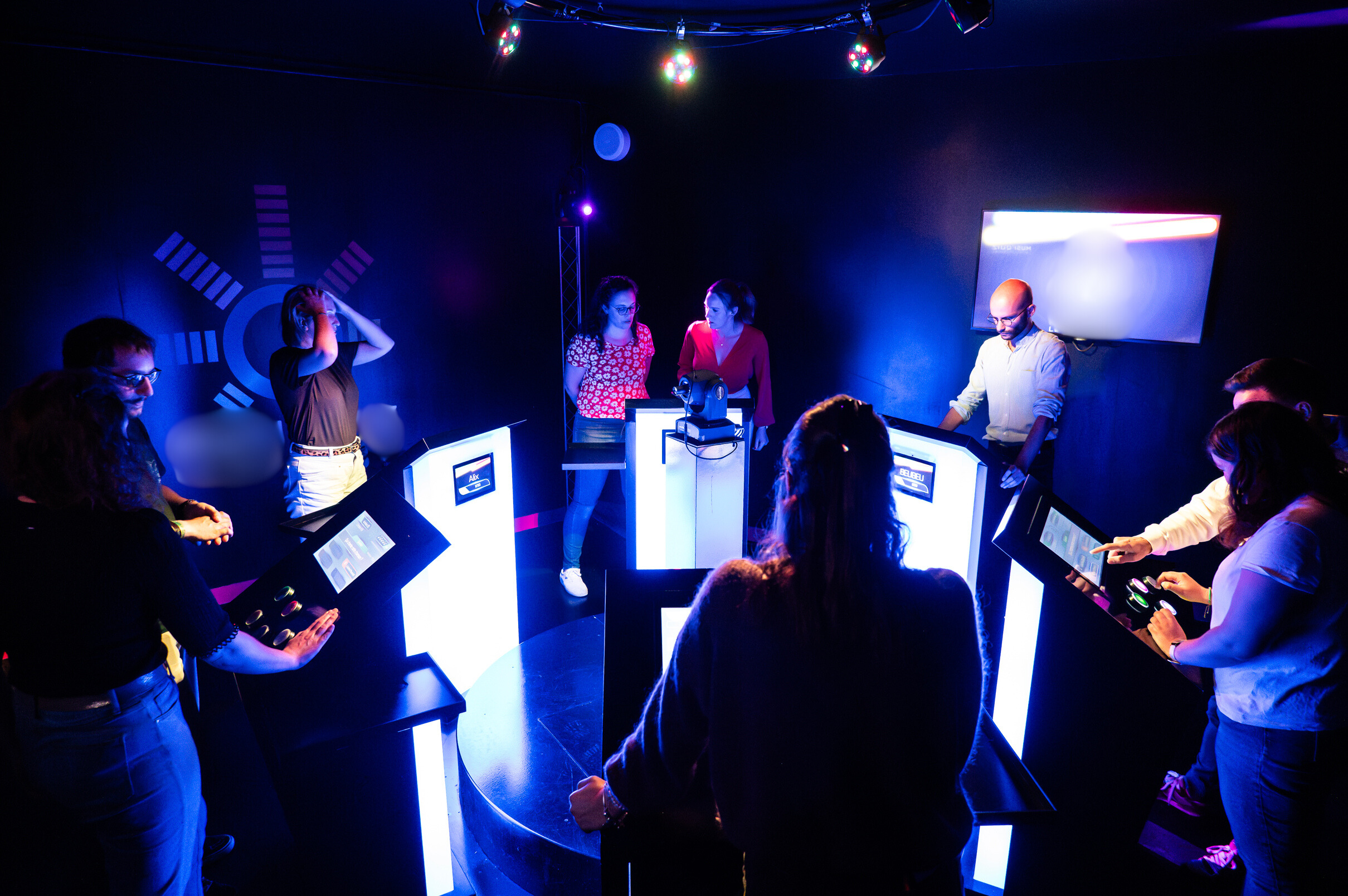 Salle de quiz musicaux - ambiance jeu télé à Paris