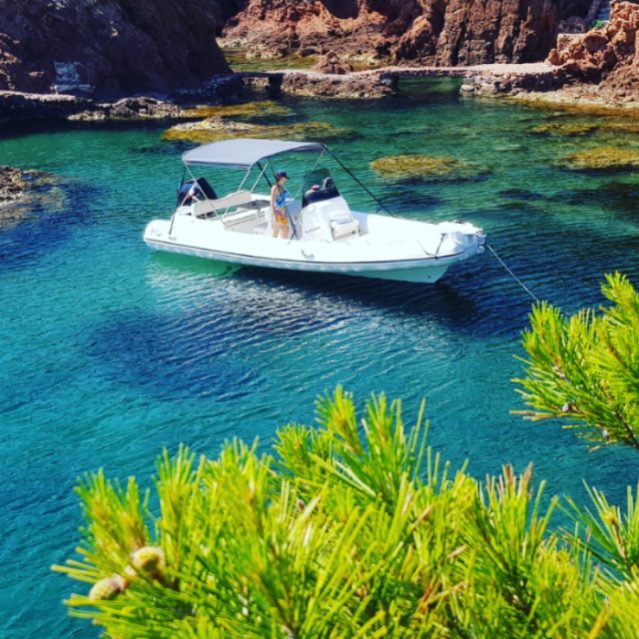 Location de bateaux avec ou sans skipper pro à Saint Raphael 
