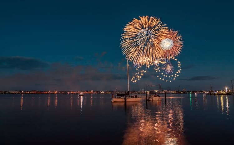 Soirée feu d'artifice en mer à Saint-Raphaël