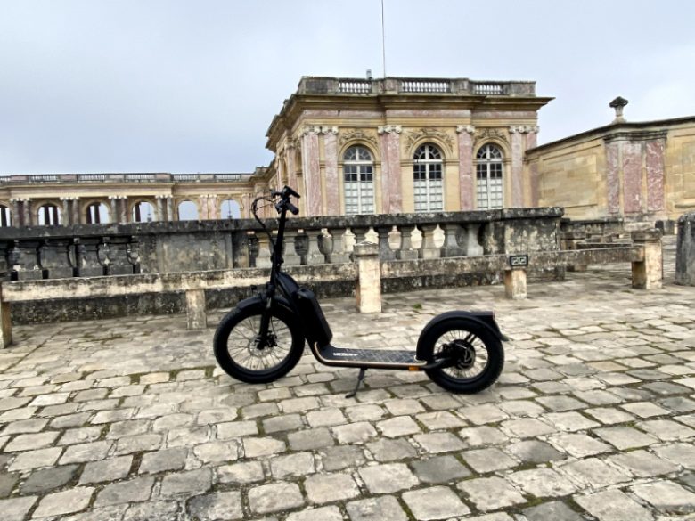Location de trottinette semi tout terrain à Versailles