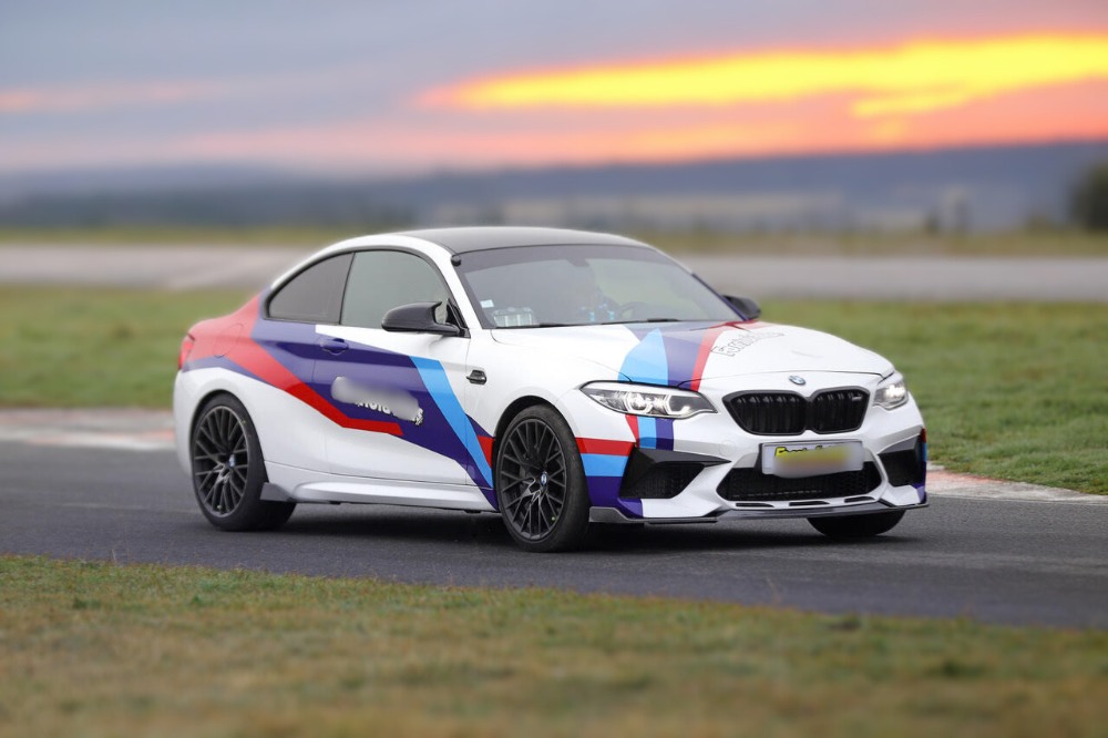Cours de pilotage en BMW M2 Compétition pour enfants à Bordeaux