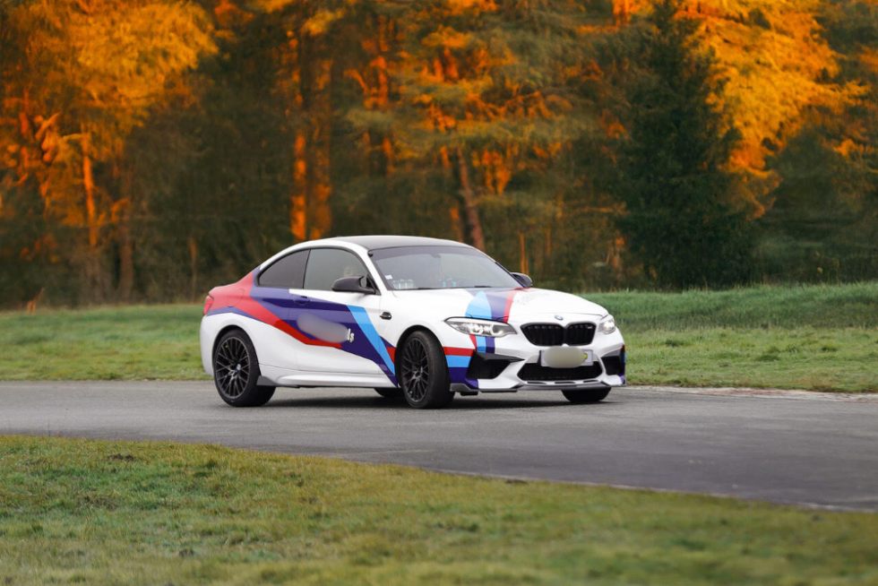 Cours de pilotage en BMW M2 Compétition pour enfants à Bordeaux