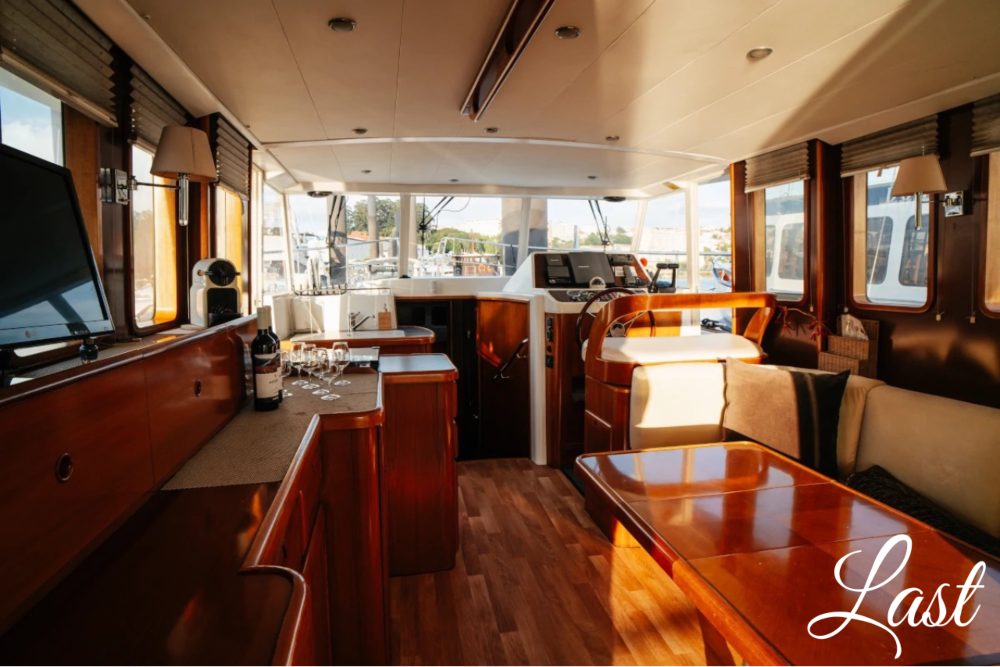 Location bateau avec skipper à Porto - Bateaux à moteur 9, 10 et 14 places