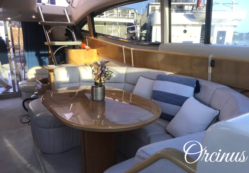 Location bateau avec skipper à Porto - Bateaux à moteur 9, 10 et 14 places