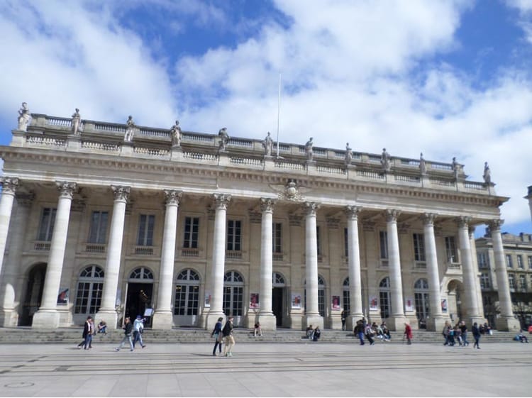 Jeu-visite dans le centre-ville de Bordeaux - Team building 