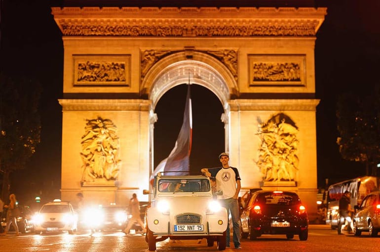 Balade et découverte de Paris en 2CV - Visite insolite 