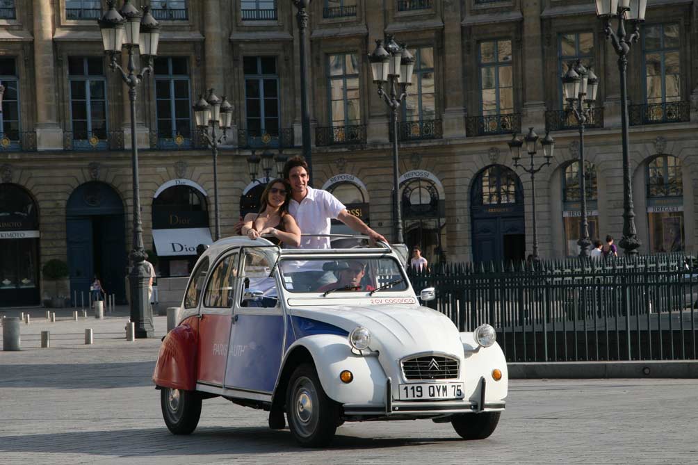Balade et découverte de Paris en 2CV - Visite insolite 