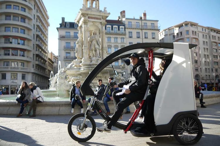 Visite guidée de Lyon en Cyclo / Vélo-taxi  