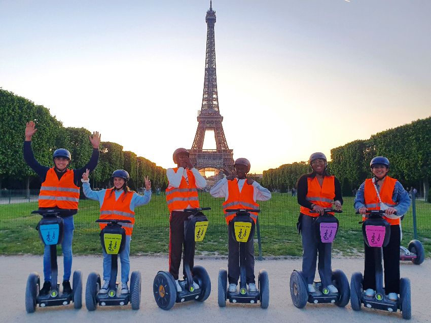 Balade et visite guidée en segway de nuit à Paris