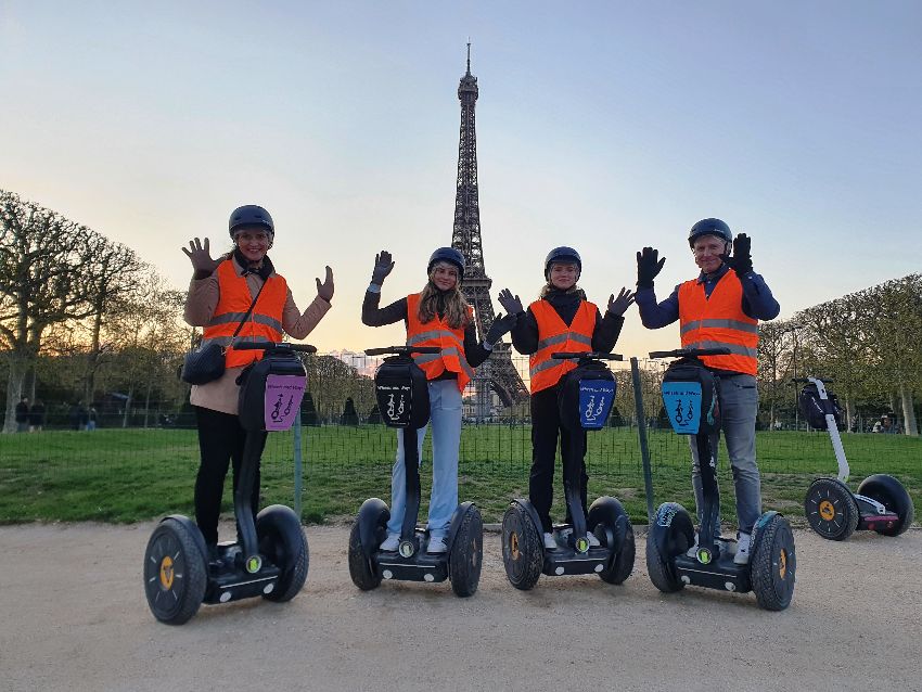 Balade et visite guidée en segway de nuit à Paris