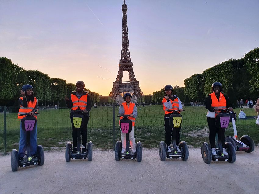 Balade et visite guidée en segway de nuit à Paris