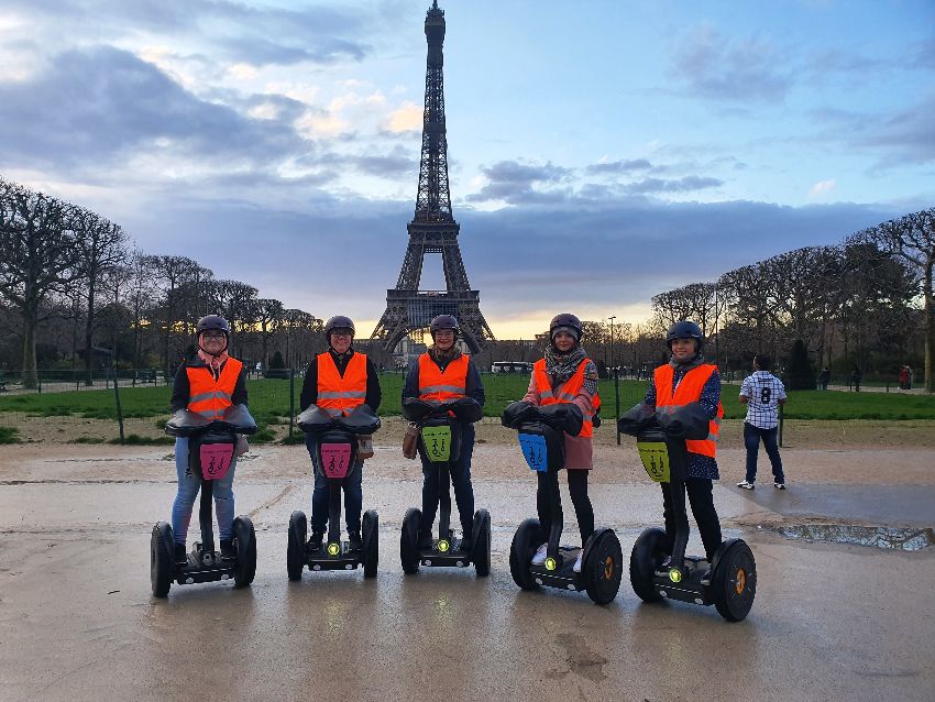 Balade et visite guidée en segway de nuit à Paris