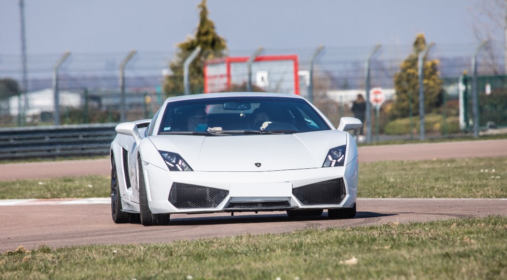 Cours de pilotage en Lamborghini pour enfants dans le Var