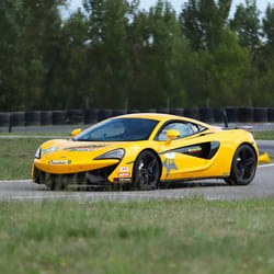 Cours de pilotage de McLaren pour enfant à Montpellier