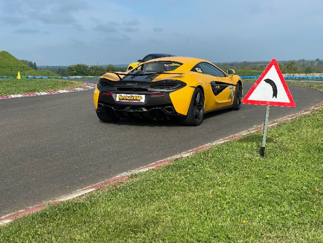 Cours de pilotage de McLaren pour enfant à Montpellier