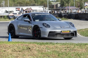 Cours de pilotage Porsche 992 GT3 pour enfant à Montpellier