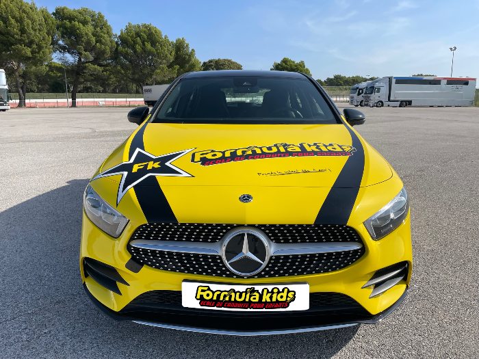 Cours de pilotage en Mercedes Classe A AMG line pour enfants dans le Var